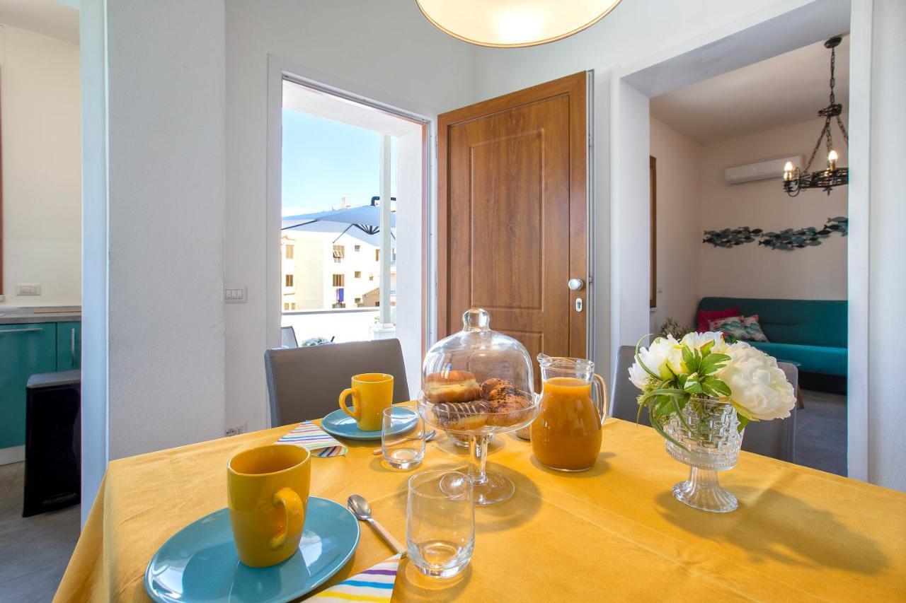 Nura's - Al Mare Sea Front Apartment *