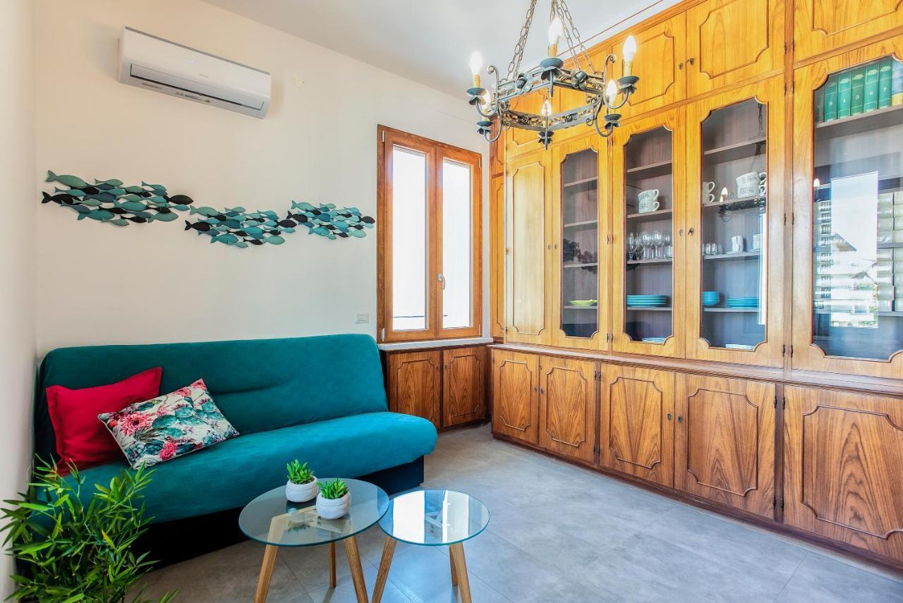 Apartment Nura's - Al Mare Sea Front