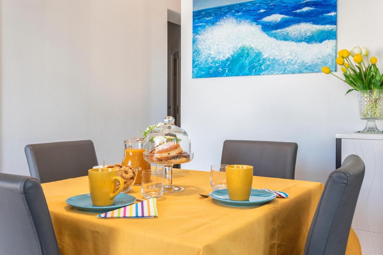 Apartment Nura's - Al Mare Sea Front
